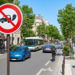 découvrez tout ce qu'il faut savoir sur les zones à faibles emissions (zfe) en seulement 5 minutes : définition, fonctionnement, véhicules concernés et conseils pratiques.