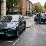 parking ou autopartage : découvrez le coût réel d’une voiture qui reste garée et comparez les dépenses pour choisir la solution la plus économique.